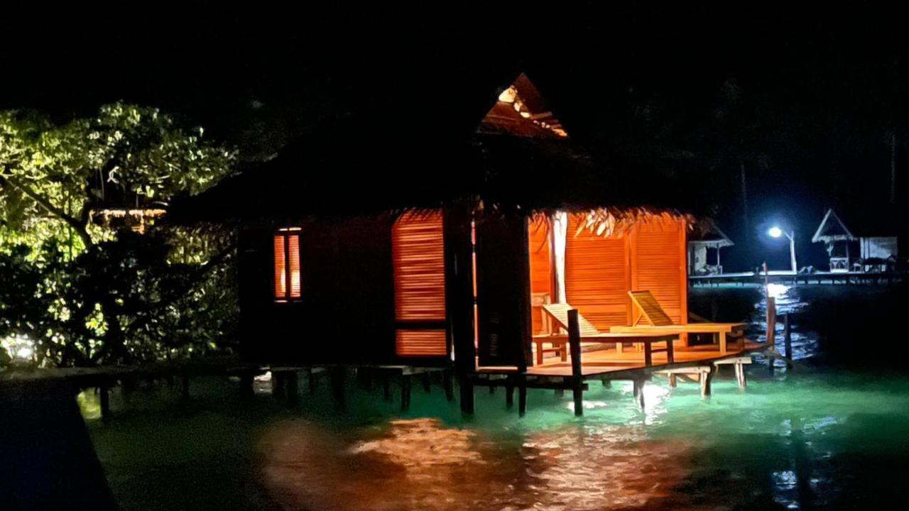 Nyande Raja Ampat Hotell Pulau Mansuar Exteriör bild