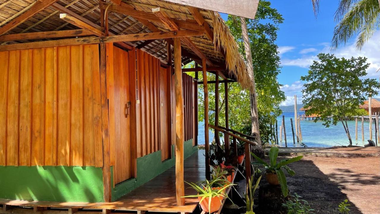 Nyande Raja Ampat Hotell Pulau Mansuar Exteriör bild