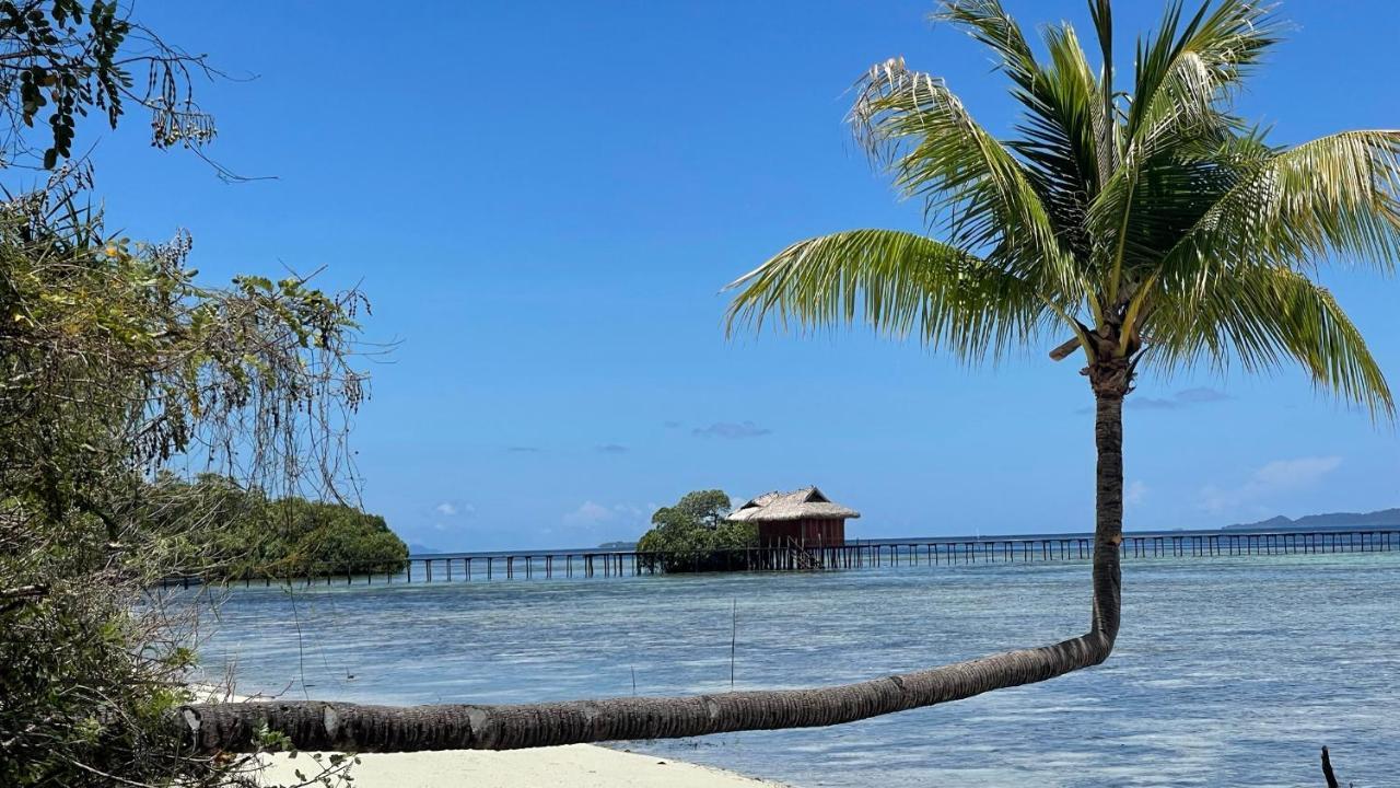 Nyande Raja Ampat Hotell Pulau Mansuar Exteriör bild