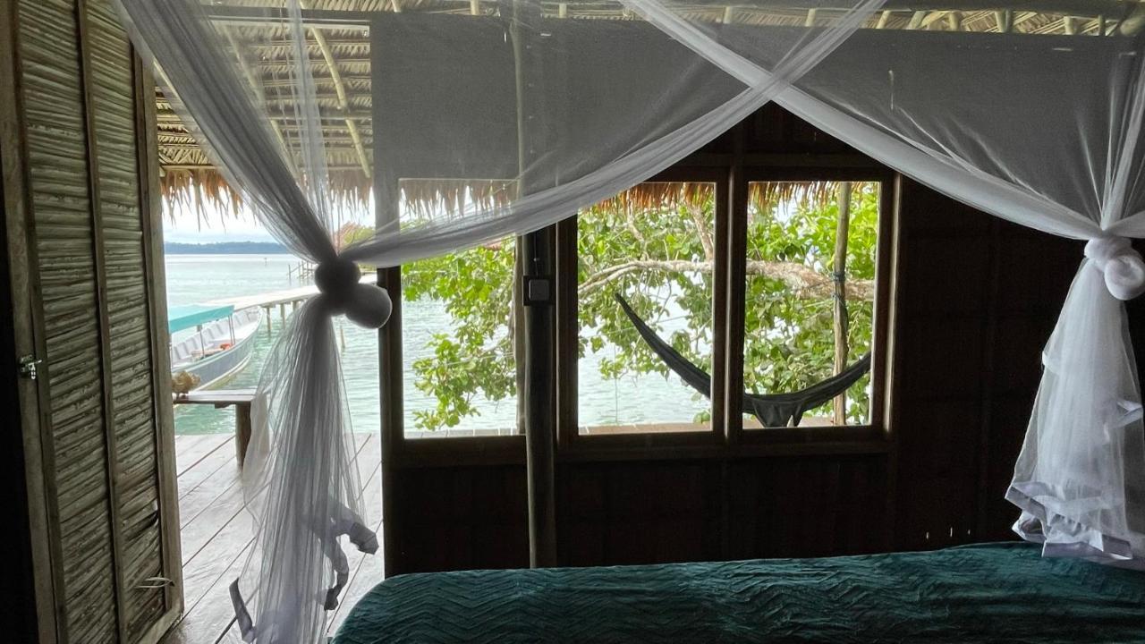 Nyande Raja Ampat Hotell Pulau Mansuar Exteriör bild