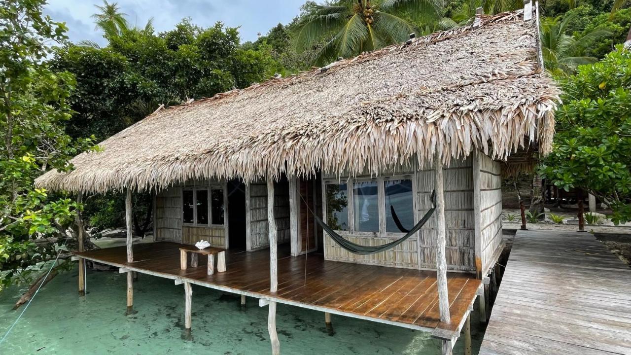 Nyande Raja Ampat Hotell Pulau Mansuar Exteriör bild