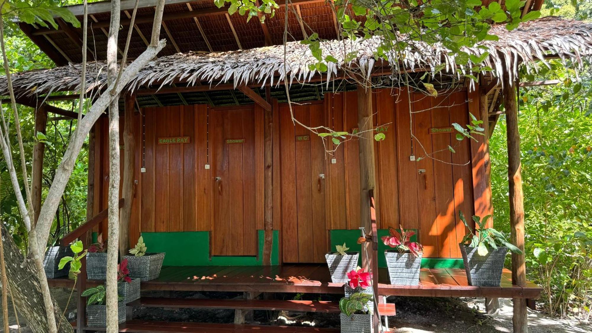 Nyande Raja Ampat Hotell Pulau Mansuar Exteriör bild